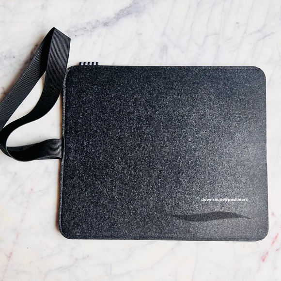 Sephora felt iPad tablet sleeve - Picture 2 of 3